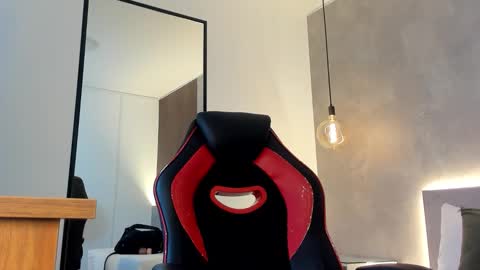 Snapshot of alma_fenix chatting on 5, 11, 2025 ALMA FENIX online show from 5, 11, 2025