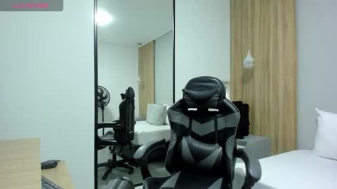 Snapshot of alma_fenix chatting on 16, 12, 2025 ALMA FENIX online show from 16, 12, 2025