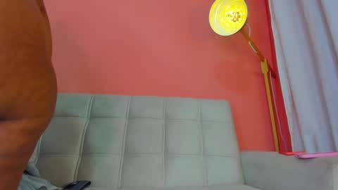 Snapshot of almacastillo2 chatting on 7, 1, 2025 Alma Castillo online show from 7, 1, 2025