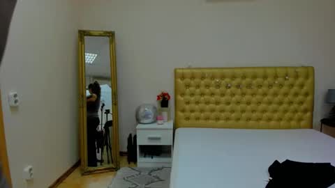 Snapshot of almafancy chatting on 12, 3, 2025 Alma online show from 12, 3, 2025