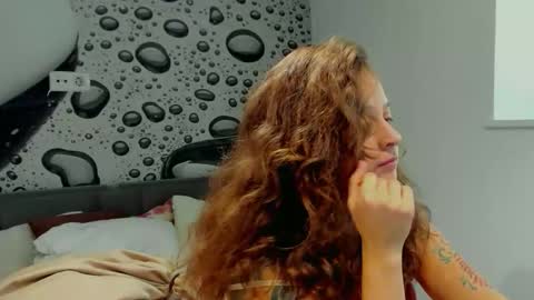 Snapshot of almafancy chatting on 15, 9, 2025 Alma online show from 15, 9, 2025