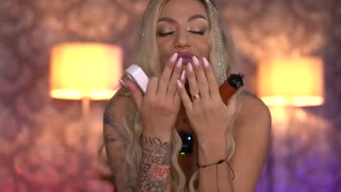 Alma online show from 12, 9, 2025