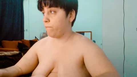 Snapshot of almondonwheels chatting on 21, 11, 2025 Almond online show from 21, 11, 2025