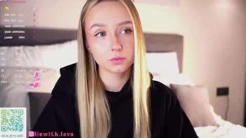 Snapshot of alodiaacomb chatting on 28, 9, 2025 Lia online show from 28, 9, 2025