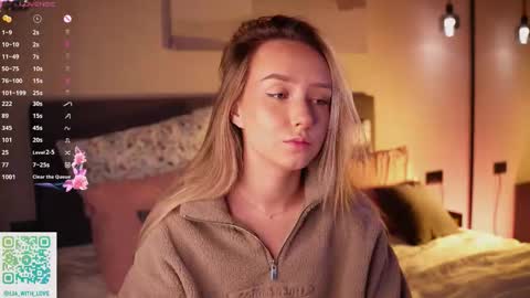 Snapshot of alodiaacomb chatting on 25, 11, 2025 Lia online show from 25, 11, 2025