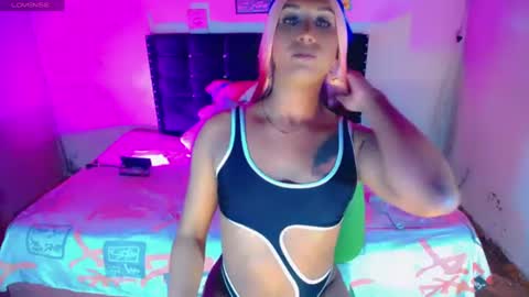 alondragill_ online show from 9, 7, 2026