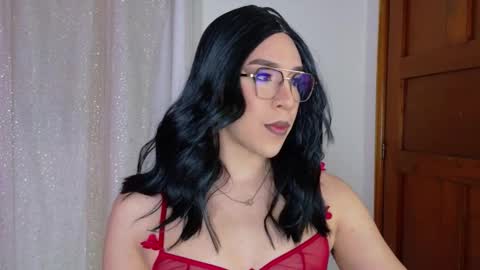 Hazel Bowie online show from 21, 2, 2026