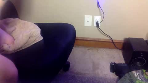 Snapshot of alongwhitedick chatting on 9, 9, 2025 ALongwhitedick online show from 9, 9, 2025