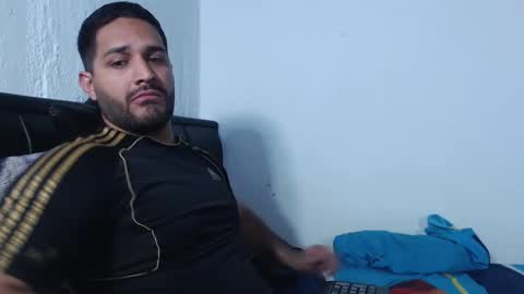 Snapshot of alonxoo chatting on 12, 10, 2025 alonxoo online show from 12, 10, 2025