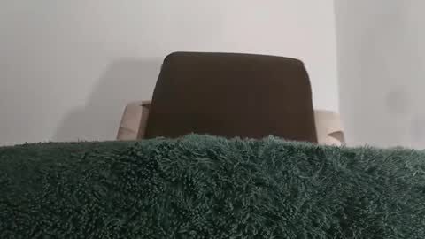 Snapshot of alotofcream chatting on 11, 10, 2025 alotofcream4u online show from 11, 10, 2025