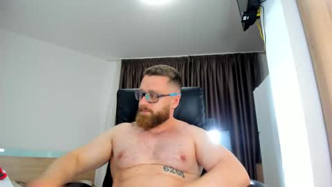Alphaalexxx Lets reach Me 100 thumbs up online show from 1, 6, 2026