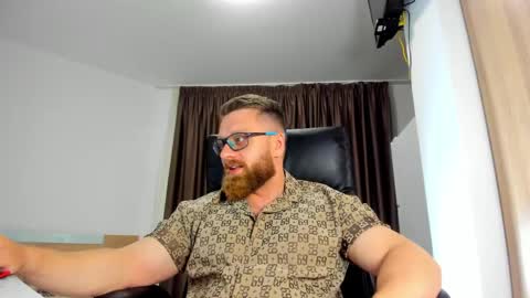 Alphaalexxx Lets reach Me 100 thumbs up online show from 5, 6, 2026