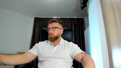 Alphaalexxx Lets reach Me 100 thumbs up online show from 11, 6, 2026