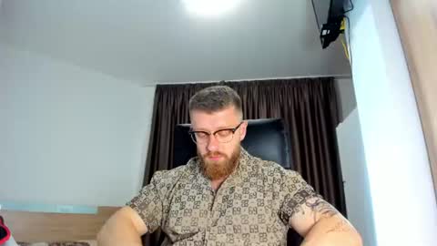 Alphaalexxx Lets reach Me 100 thumbs up online show from 13, 6, 2026