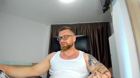 Alphaalexxx Lets reach Me 100 thumbs up online show from 23, 6, 2026