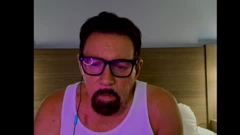 alphablue_wolf1295 online show from 3, 8, 2026
