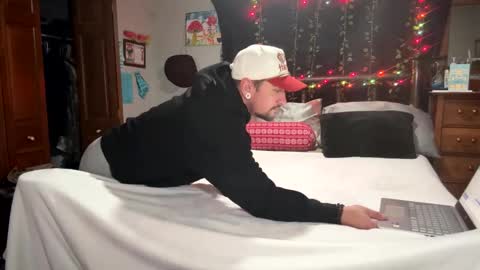 Snapshot of alphadomcole chatting on 17, 12, 2025 alphadomcole online show from 17, 12, 2025