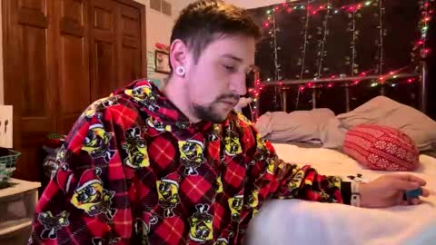 Snapshot of alphadomcole chatting on 19, 12, 2025 alphadomcole online show from 19, 12, 2025