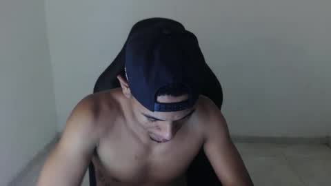 Snapshot of alphas_latins chatting on 26, 4, 2026 alphas_latins online show from 26, 4, 2026