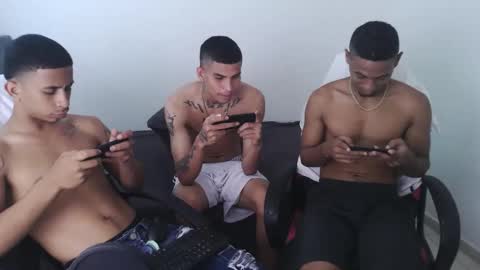 Snapshot of alphas_latins chatting on 19, 5, 2026 alphas_latins online show from 19, 5, 2026