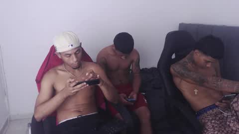 Snapshot of alphas_latins chatting on 30, 5, 2026 alphas_latins online show from 30, 5, 2026