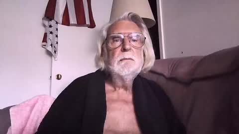 AlphaUniform online show from 15, 10, 2025