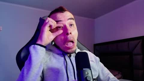 Snapshot of alrevex chatting on 8, 9, 2025 ALEX online show from 8, 9, 2025