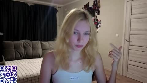 Snapshot of altheadoyel chatting on 17, 10, 2025 May online show from 17, 10, 2025