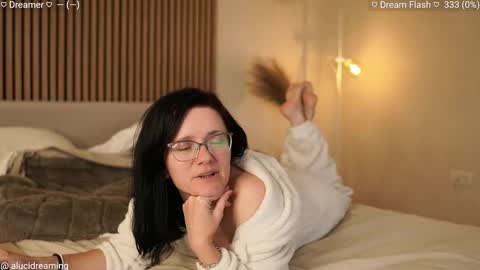 Snapshot of alucidreaming chatting on 18, 10, 2025 Lucid Dreaming online show from 18, 10, 2025