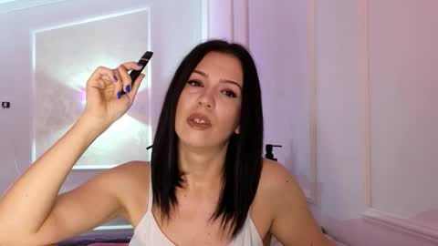 Snapshot of alyarei chatting on 2, 12, 2025 alyarei online show from 2, 12, 2025