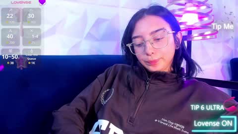 Snapshot of alys_molly chatting on 16, 12, 2024 sopie online show from 16, 12, 2024