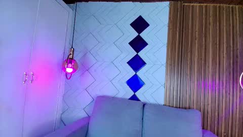 Snapshot of alys_molly chatting on 4, 10, 2025 sopie online show from 4, 10, 2025