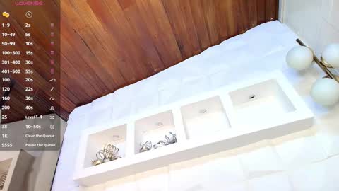 Snapshot of alys_molly chatting on 4, 2, 2026 sopie online show from 4, 2, 2026