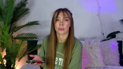 Snapshot of alyson_huxley chatting on 29, 6, 2026 Alyson online show from 29, 6, 2026