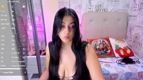  ALYSSA   online show from 4, 1, 2025