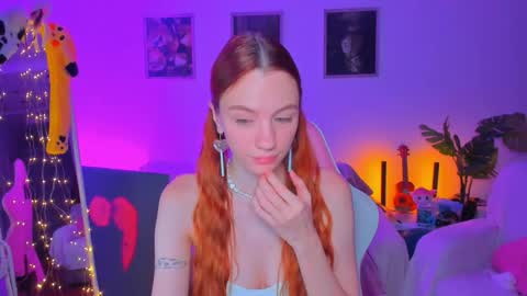 Snapshot of alyssa_smitt chatting on 8, 9, 2025 alyssa_smitt online show from 8, 9, 2025