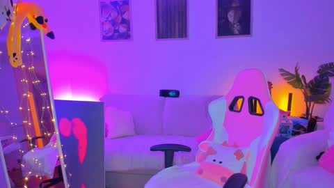 Snapshot of alyssa_smitt chatting on 17, 9, 2025 alyssa_smitt online show from 17, 9, 2025