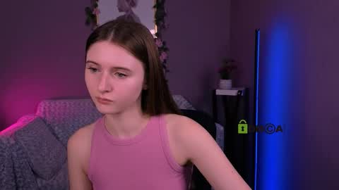 Snapshot of alyssamoan chatting on 14, 12, 2025 alyssamoan online show from 14, 12, 2025