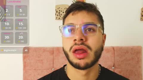 Snapshot of amadeo_wild chatting on 17, 11, 2025 Amadeo Wild online show from 17, 11, 2025