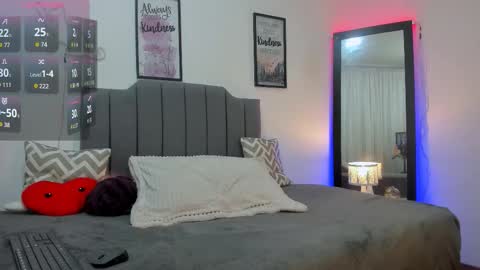 Hi Im AmaiaHelp me reach 100 likes online show from 11, 9, 2025