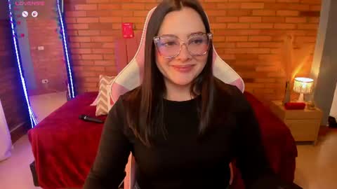 Snapshot of amaia_monet chatting on 15, 6, 2026 Hi Im AmaiaHelp me reach 100 likes online show from 15, 6, 2026