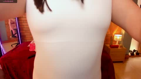 Snapshot of amaia_monet chatting on 17, 6, 2026 Hi Im AmaiaHelp me reach 100 likes online show from 17, 6, 2026