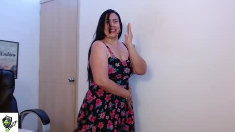Snapshot of amalia_brunette chatting on 5, 1, 2025 AMALIA online show from 5, 1, 2025