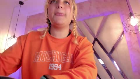 Amalia Im Back See you soon this January 7 at 10 pm Colombia time online show from 7, 2, 2025