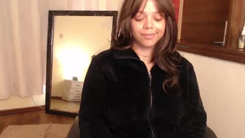         online show from 12, 2, 2025