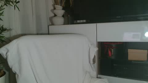 Angel or Demon online show from 22, 7, 2026