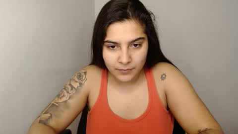 The queen of the biceps  online show from 3, 2, 2025