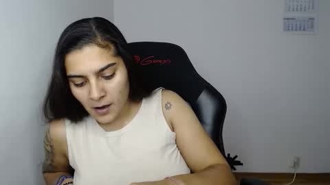 The queen of the biceps  online show from 29, 11, 2025