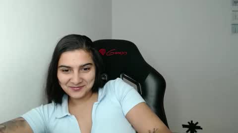 The queen of the biceps  online show from 9, 1, 2026