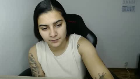 The queen of the biceps  online show from 15, 1, 2026